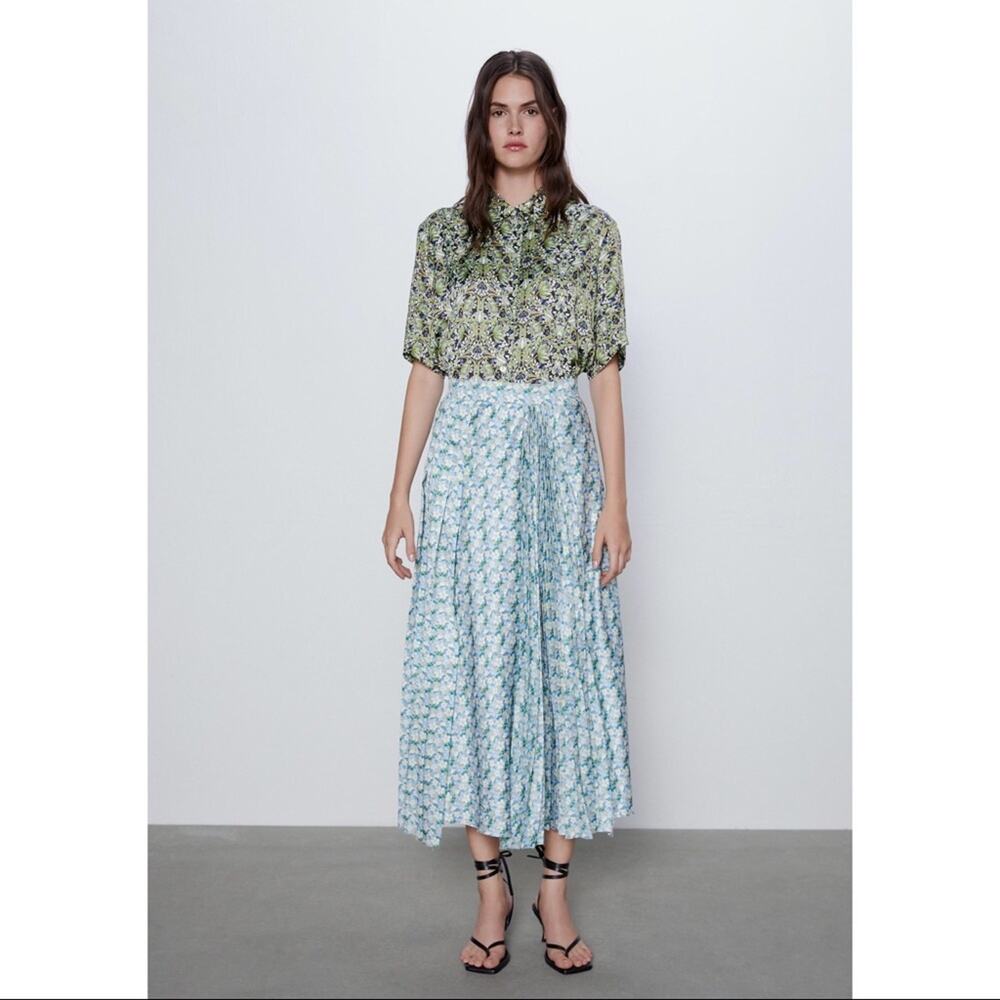 NWT Zara Blue Floral Pleated Midi Summer Skirt.